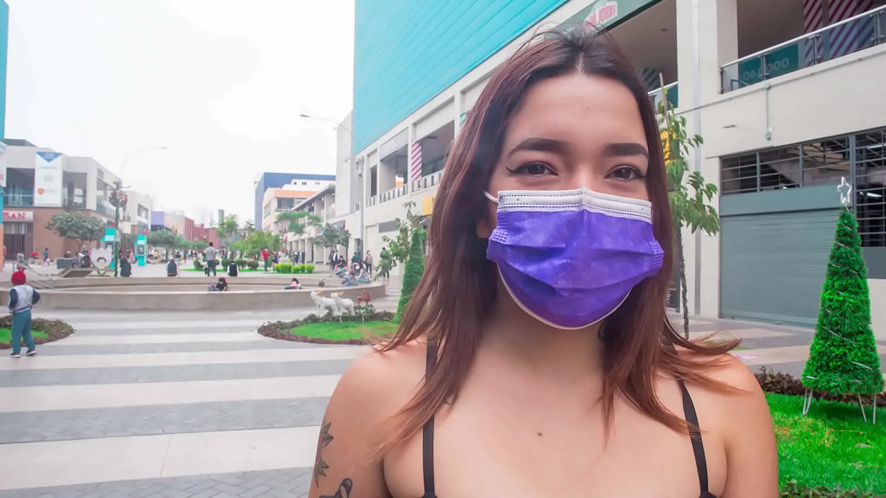 VENEZUELAN IMMIGRANT is koartlyn oankaam yn Perû, sjantearje taxisjauffeur