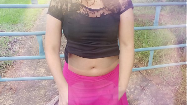 Boartsjen op 'e pleats, in echte húsfrou, teef teef en har cuckolding man yn it wyld